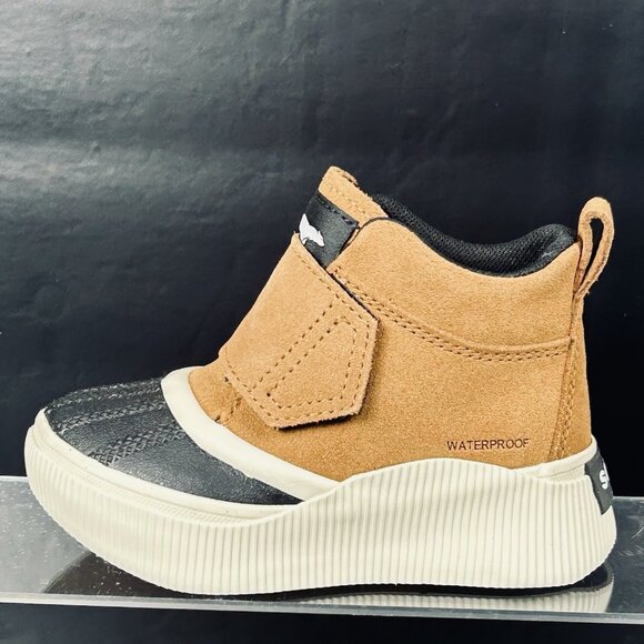 SOREL Boys Sz 12 Out N About IV Strap Rain Hike Boots Waterproof Taffy Tan Black - Picture 8 of 16